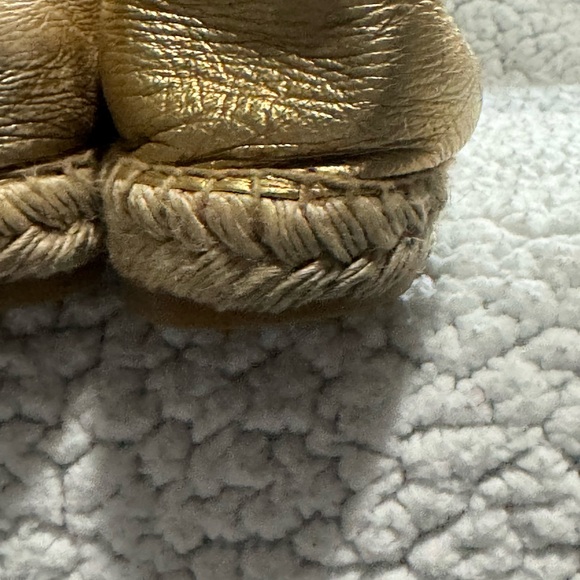 CHANEL Metallic Gold & Black Espadrilles – Size 38 - Picture 12 of 16